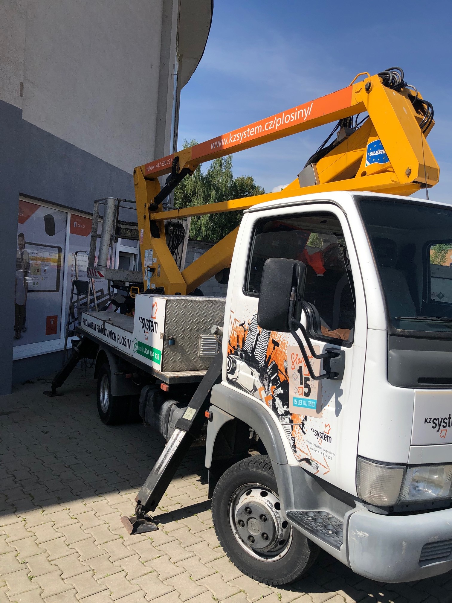 NISSAN Cabstar plošina 17m 