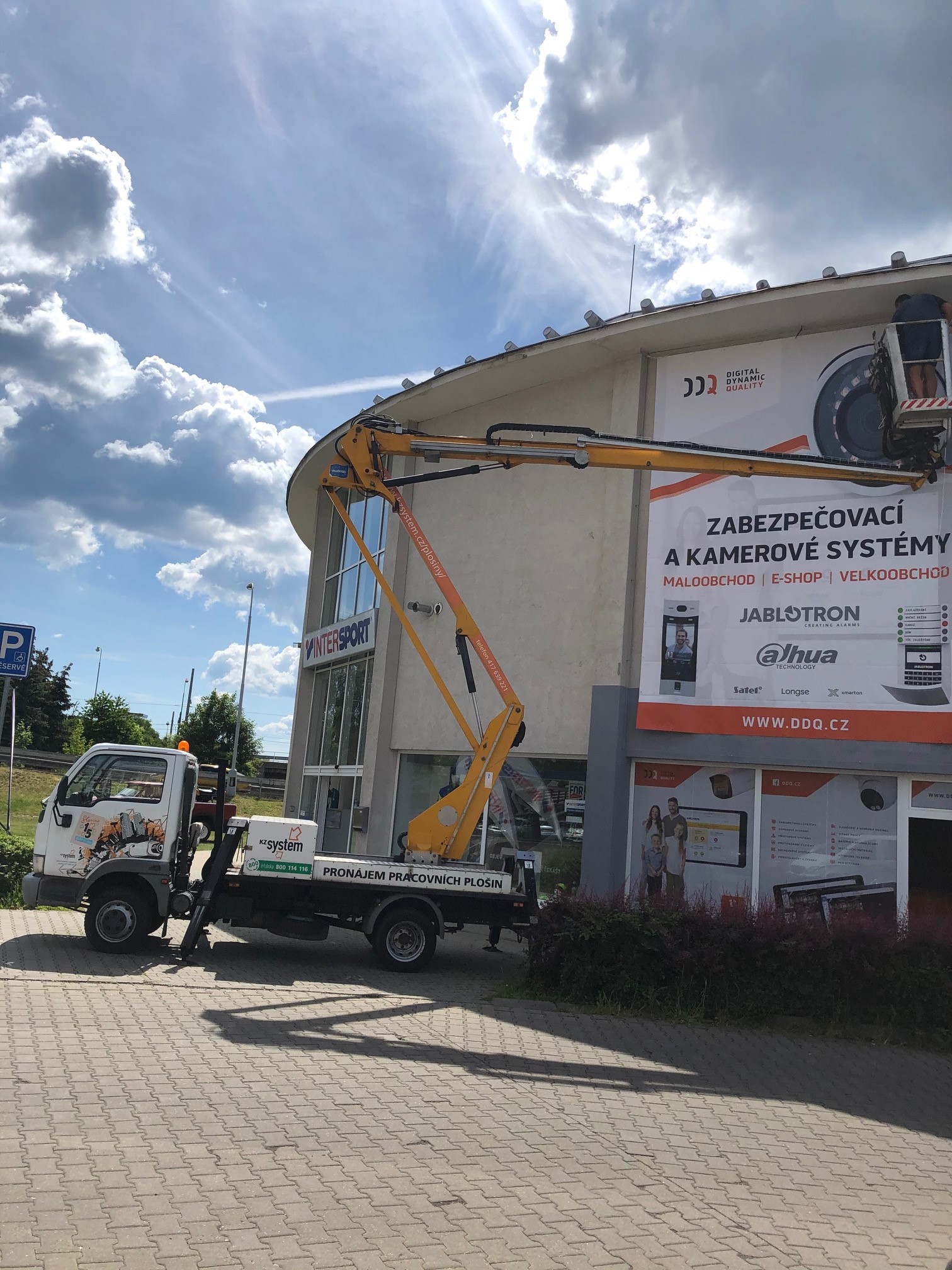 NISSAN Cabstar plošina 17m 